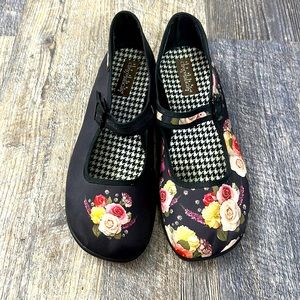 EUC Hot Chocolate Mary Janes